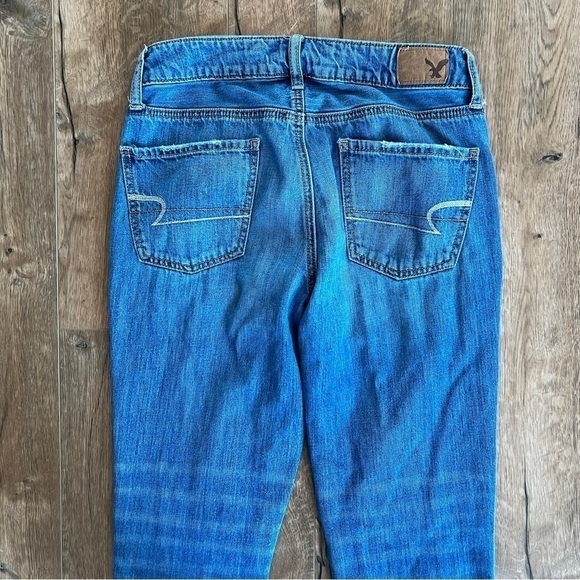 American Eagle Tomgirl Distressed Denim Patched Jeans Size 2 - Picture 7 of 10